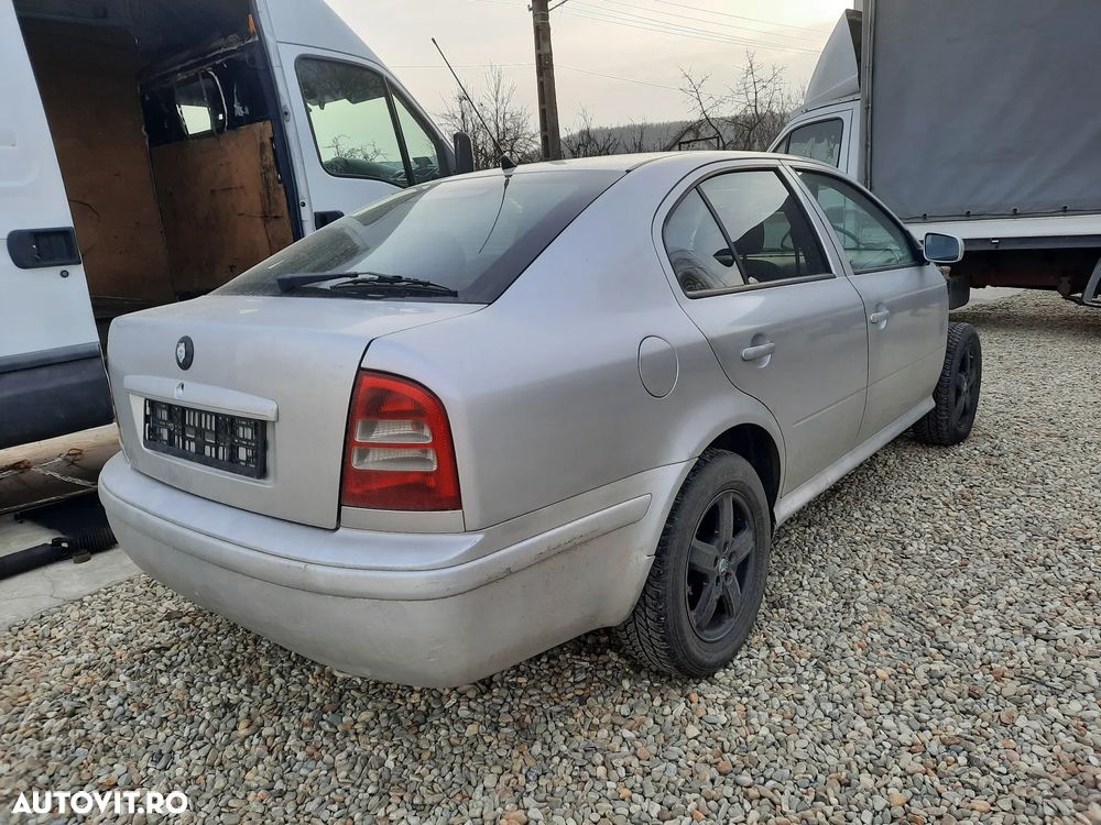 Dezmembrez Skoda Octavia 1, 1.6 Benzina 2001 - 4