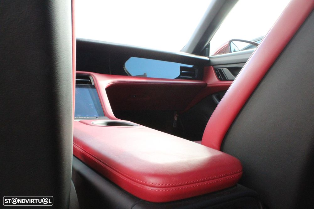 Porsche Taycan 4S - 37