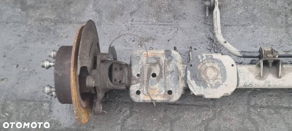 BELKA / SANKI TYŁ RENAULT MASTER III PIASTY - 4