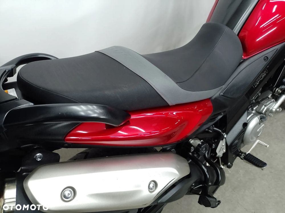 Suzuki V-STROM - 11