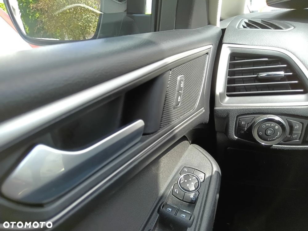 Ford S-Max - 17