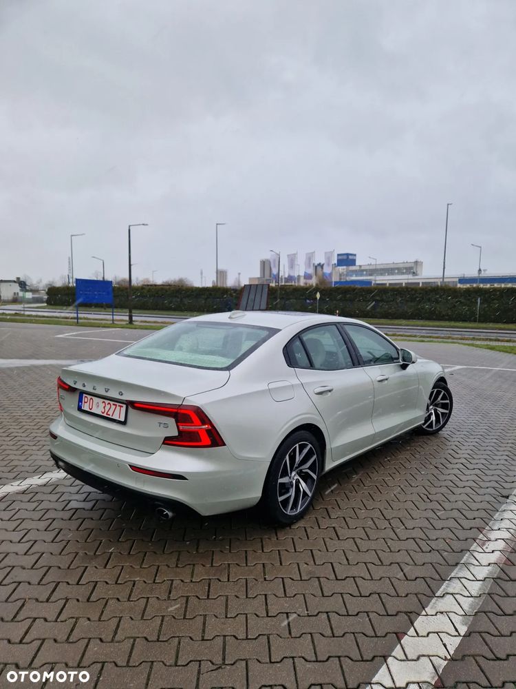 Volvo S60 T5 Momentum Pro - 4