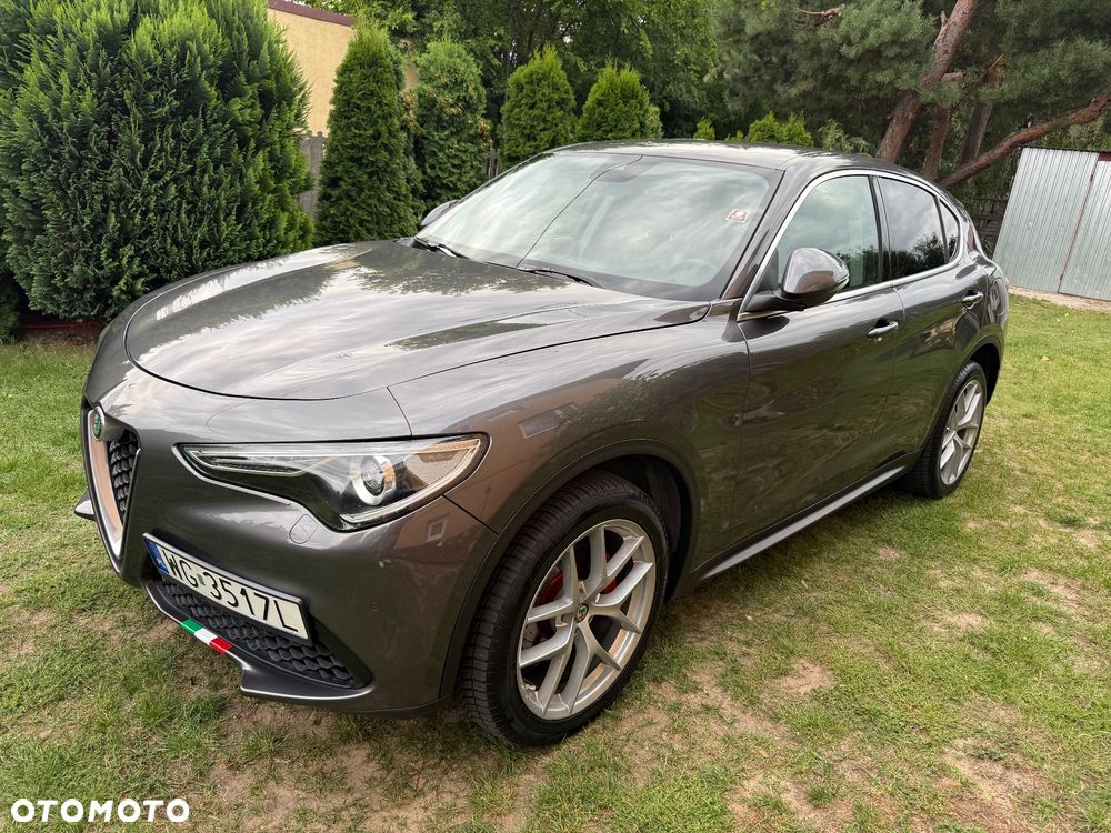 Alfa Romeo Stelvio 2017 photo 2