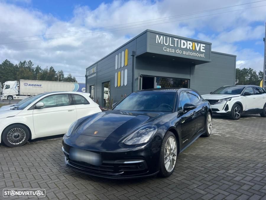 Porsche Panamera Sport Turismo 4 E-Hybrid - 1