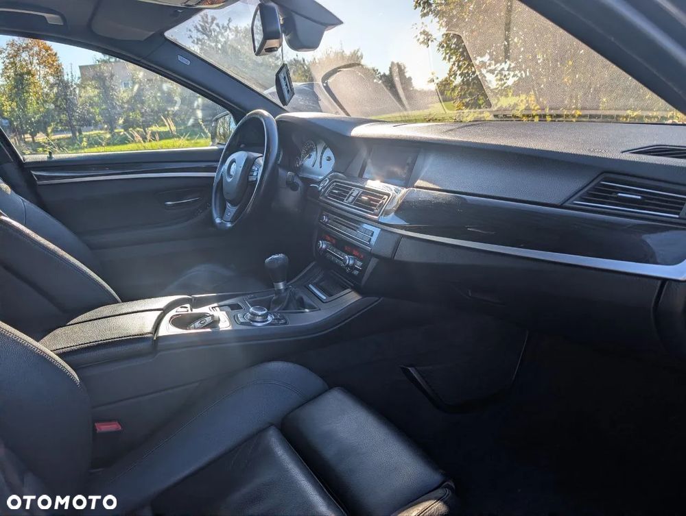 BMW Seria 5 520d - 23