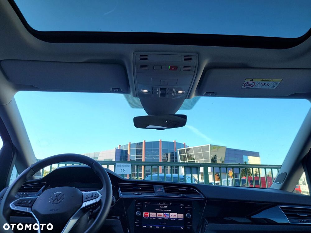 Volkswagen Touran - 11