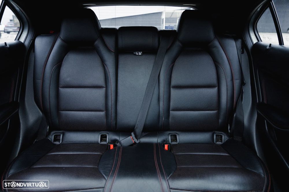 Mercedes-Benz A 45 AMG 4-Matic - 22