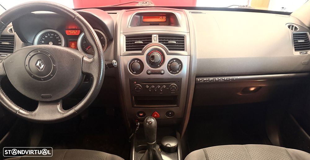 Renault Mégane Break 1.5 dCi Confort - 8
