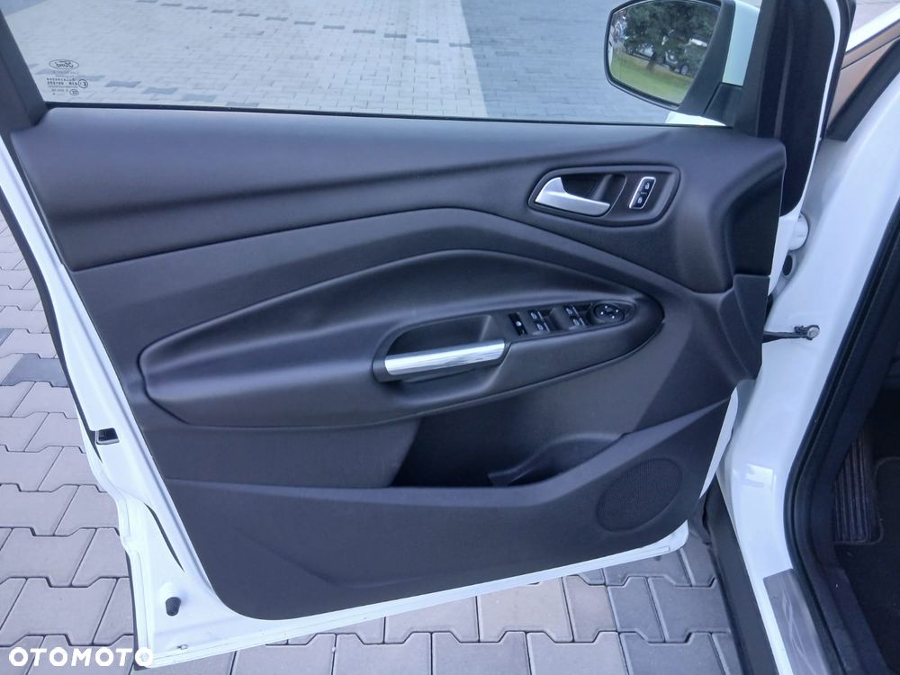 Ford Kuga - 17