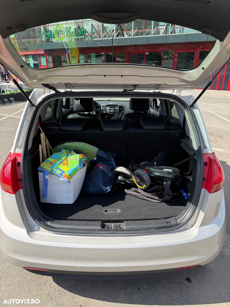 Kia Venga - 8