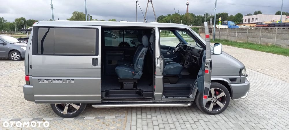 Volkswagen Caravelle Standard - 23