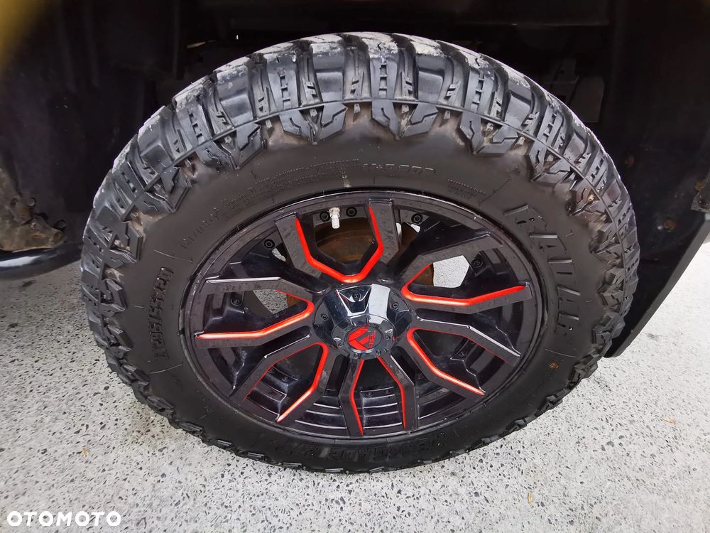 Toyota Tacoma - 16