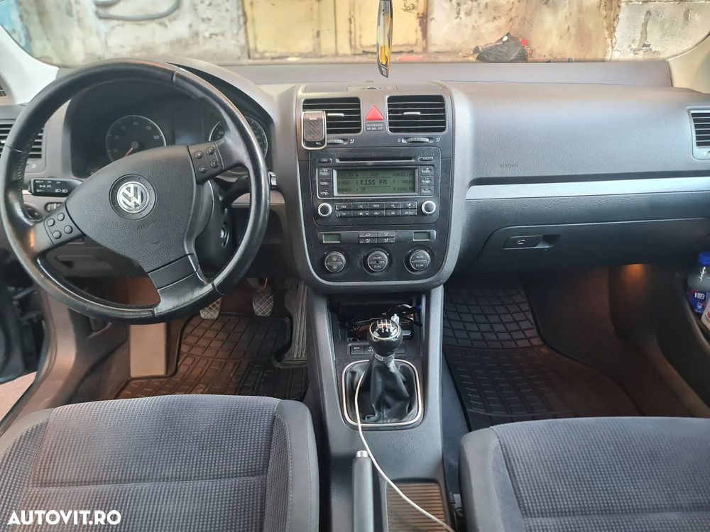 Volkswagen Jetta 1.6 FSI Comfortline - 10