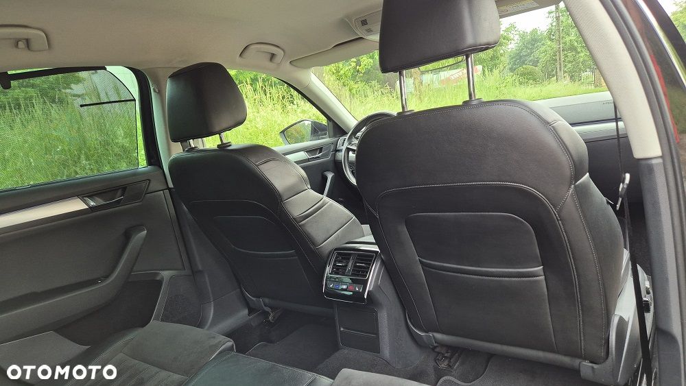 Skoda Superb 2.0 TDI Sportline DSG - 9
