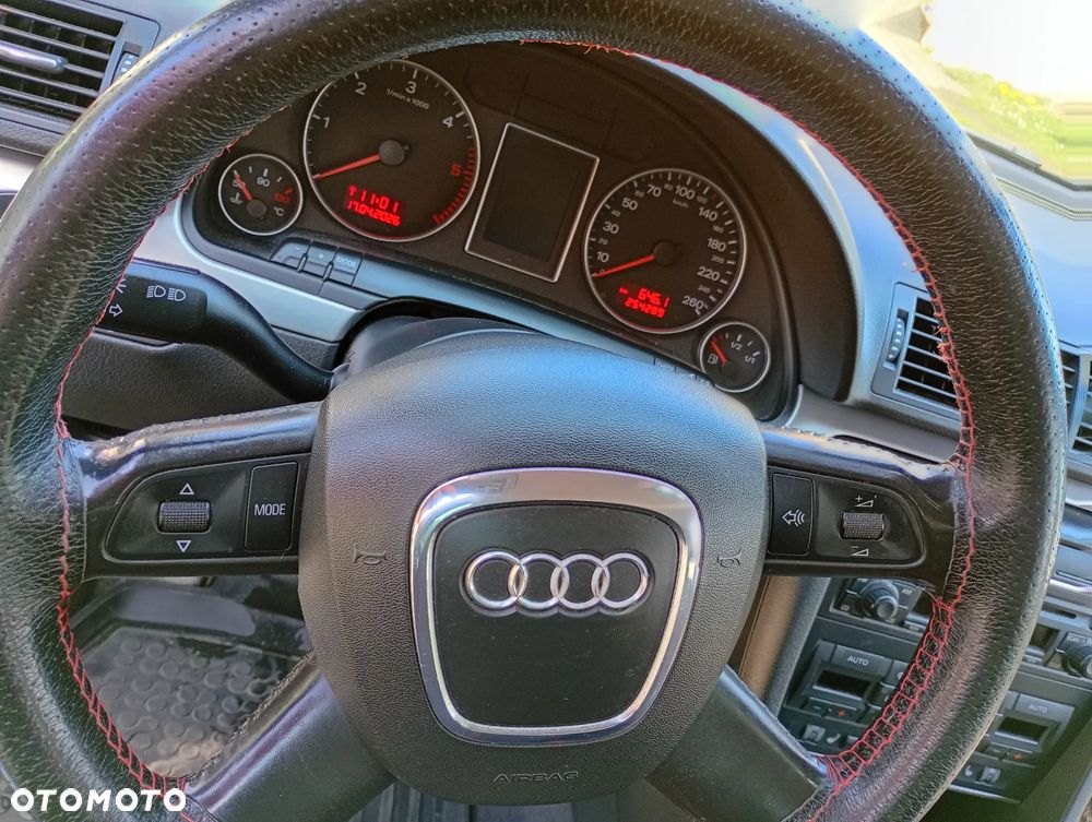 Audi A4 Limousine 2.0 TDI DPF - 5