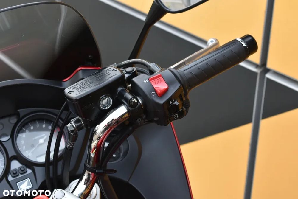 Honda CBF - 24