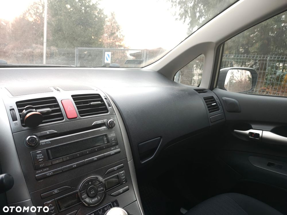 Toyota Auris 1.6 VVT-i Premium - 6