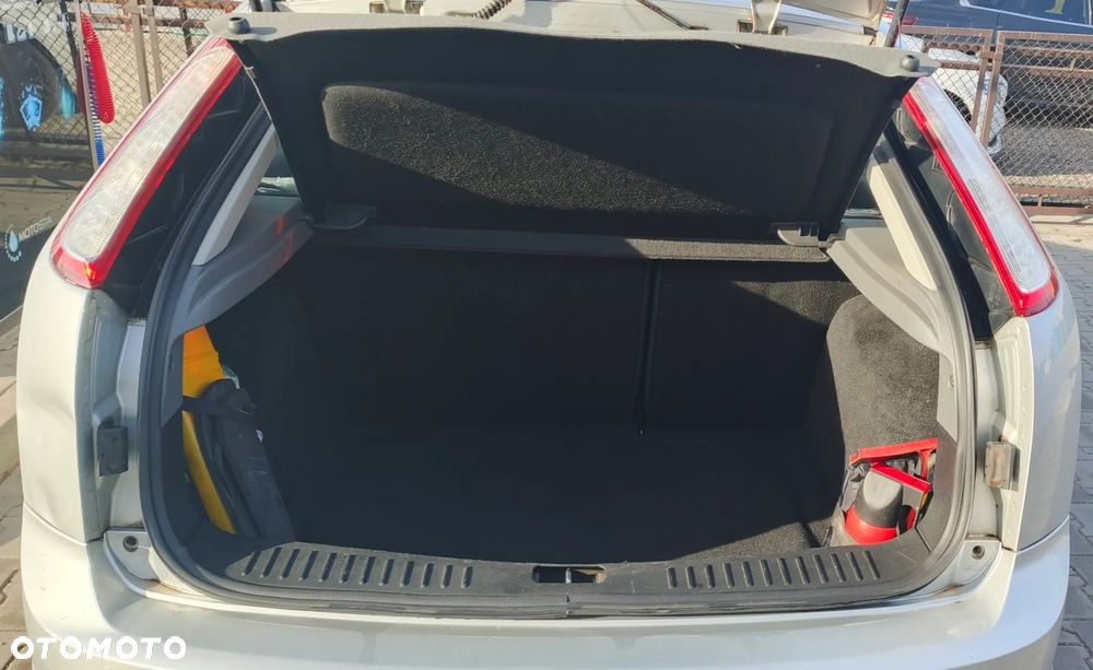 Ford Focus 1.6 16V Titanium - 14