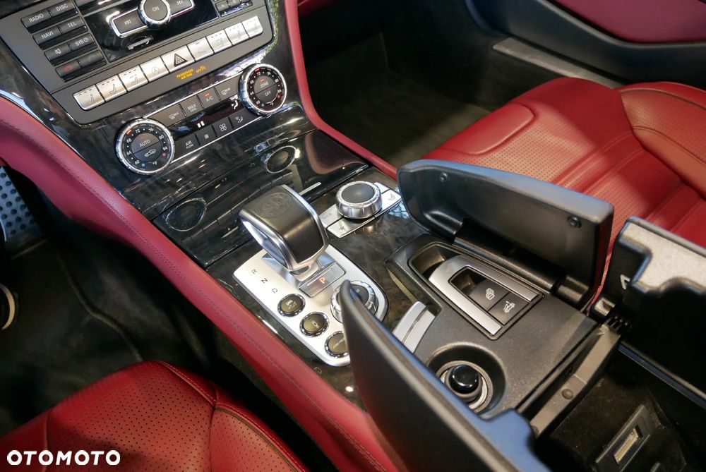 Mercedes-Benz SL 63 AMG - 27