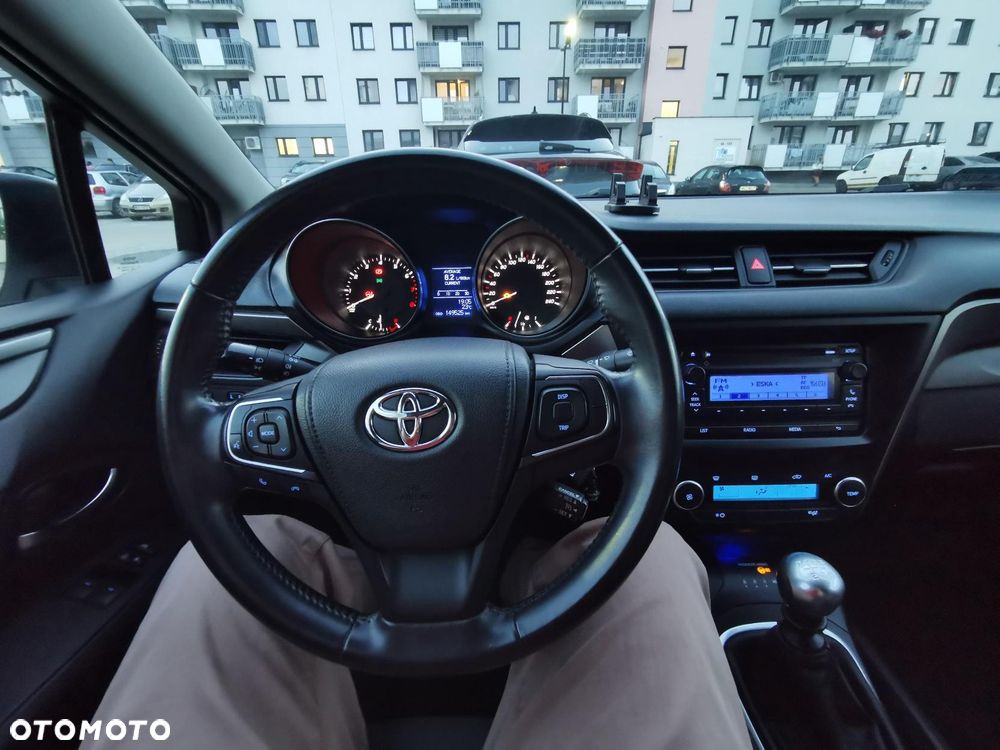 Toyota Avensis 1.8 Active - 9