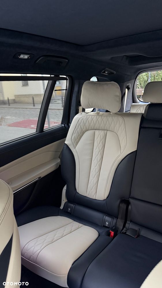 BMW X7 M50i sport - 10