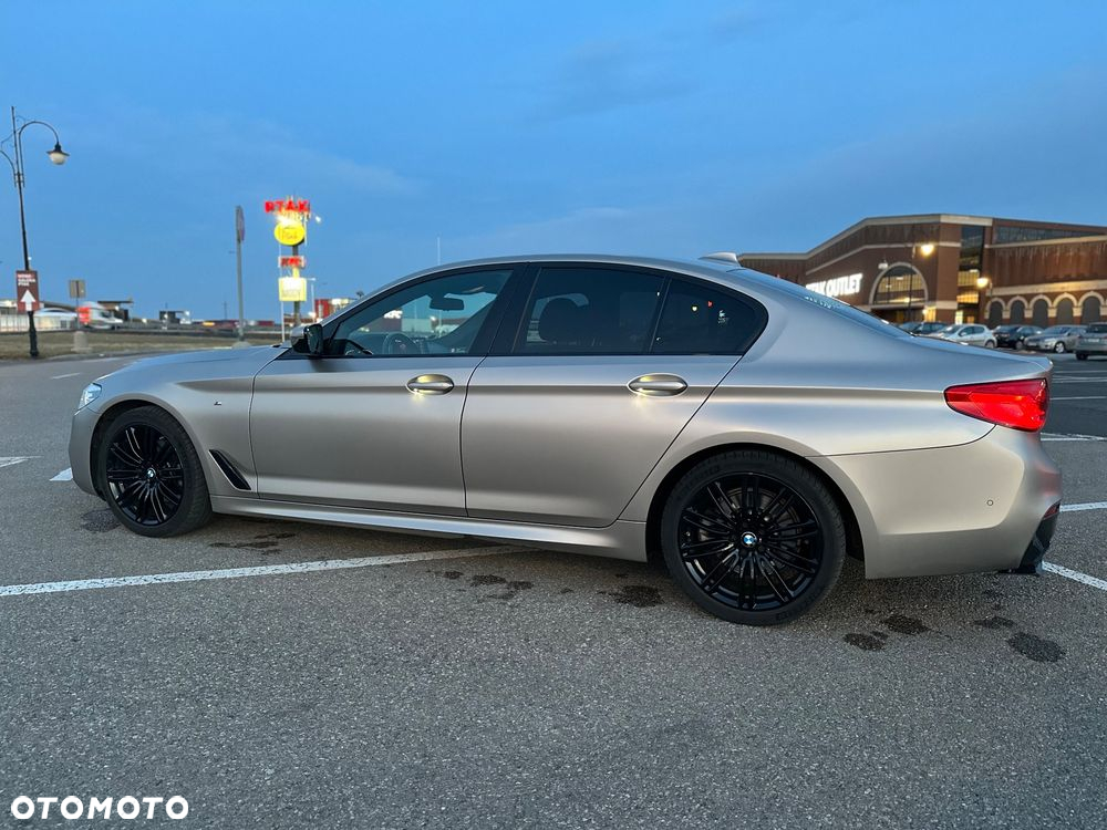 BMW Seria 5 520d M Sport - 6