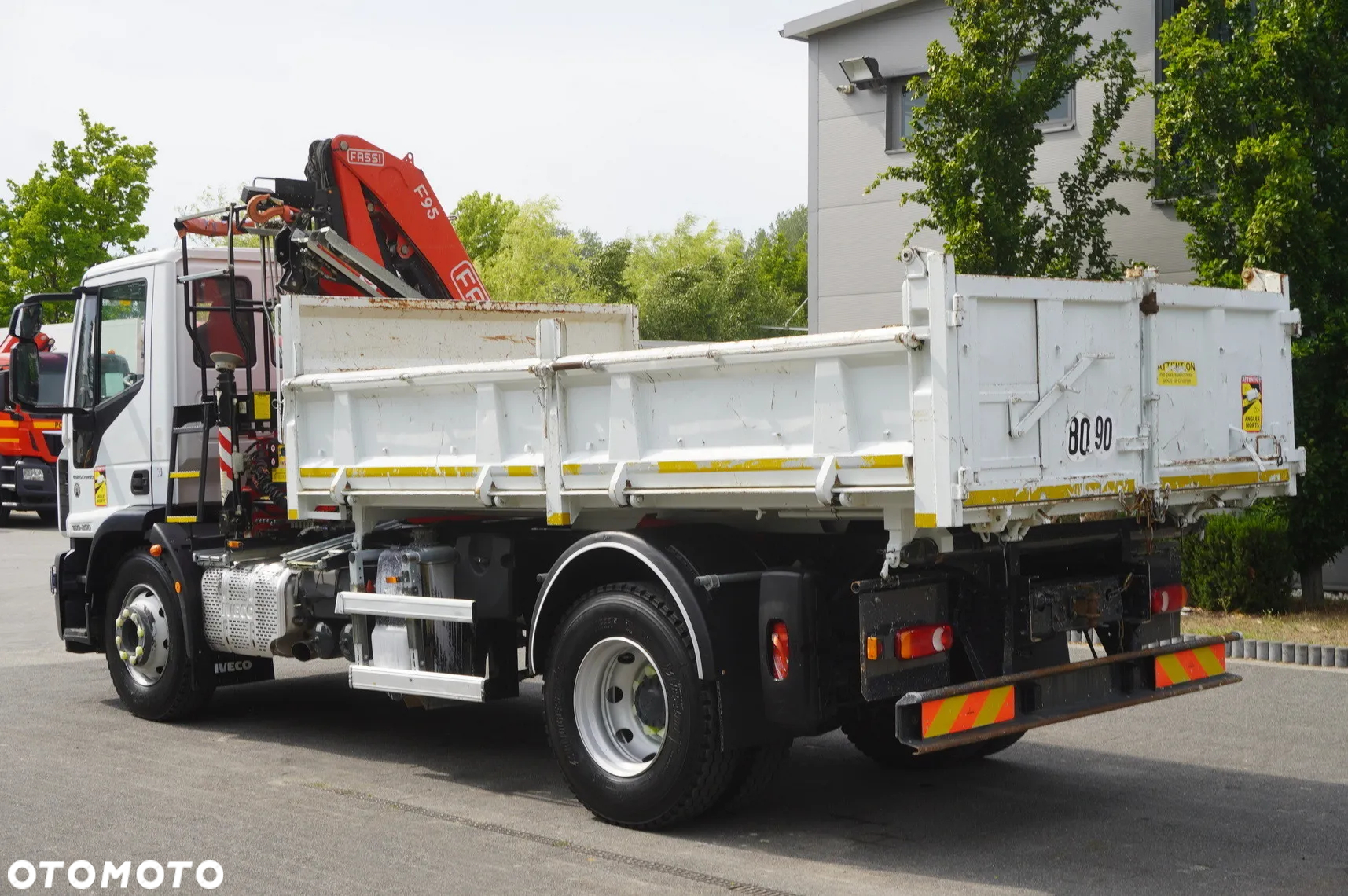 Iveco Eurocargo 160-250 / HDS Fassi F95 / 120 tys. km / wywrotka 3-stronna - 6