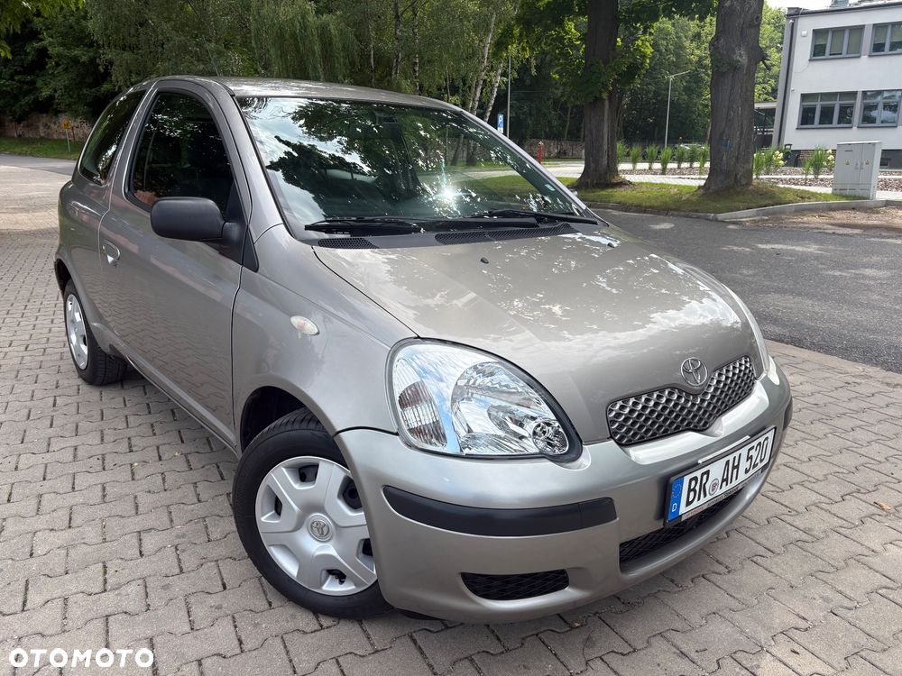 Toyota Yaris 1.0 - 9
