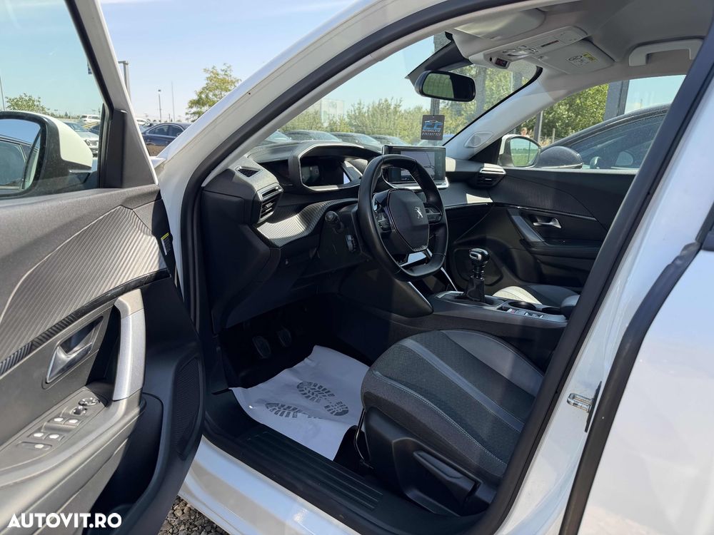 Peugeot 2008 - 13