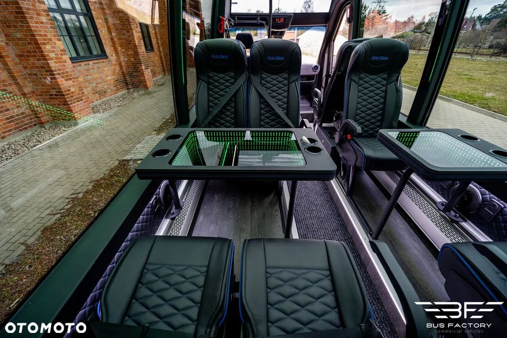 Mercedes-Benz Sprinter 519 BUS FACTORY Panoramiczny dach SKYLITE - 17