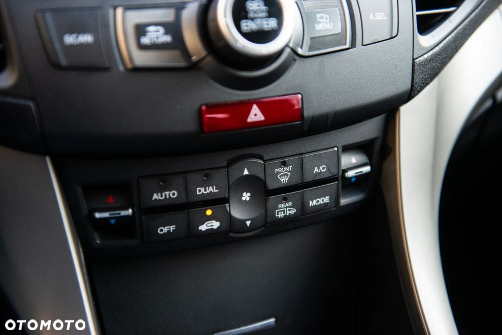 Honda Accord 2.0 Executive - 31