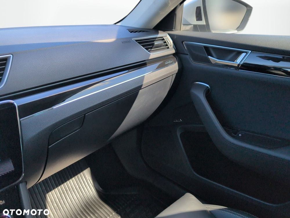 Skoda Superb 2.0 TDI SCR 4x4 L&K DSG - 34