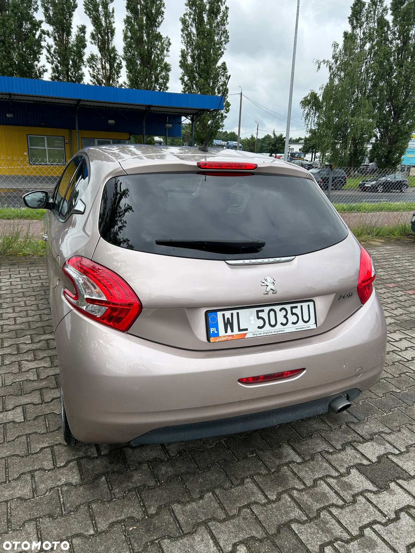 Peugeot 208 - 4