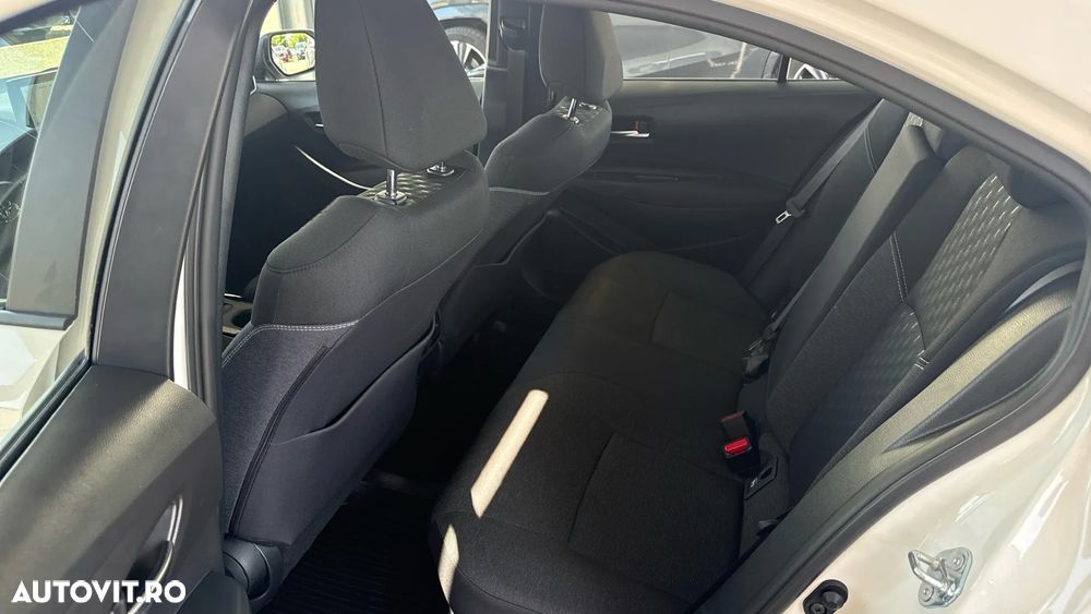 Toyota Corolla 1.8 HSD Business - 22