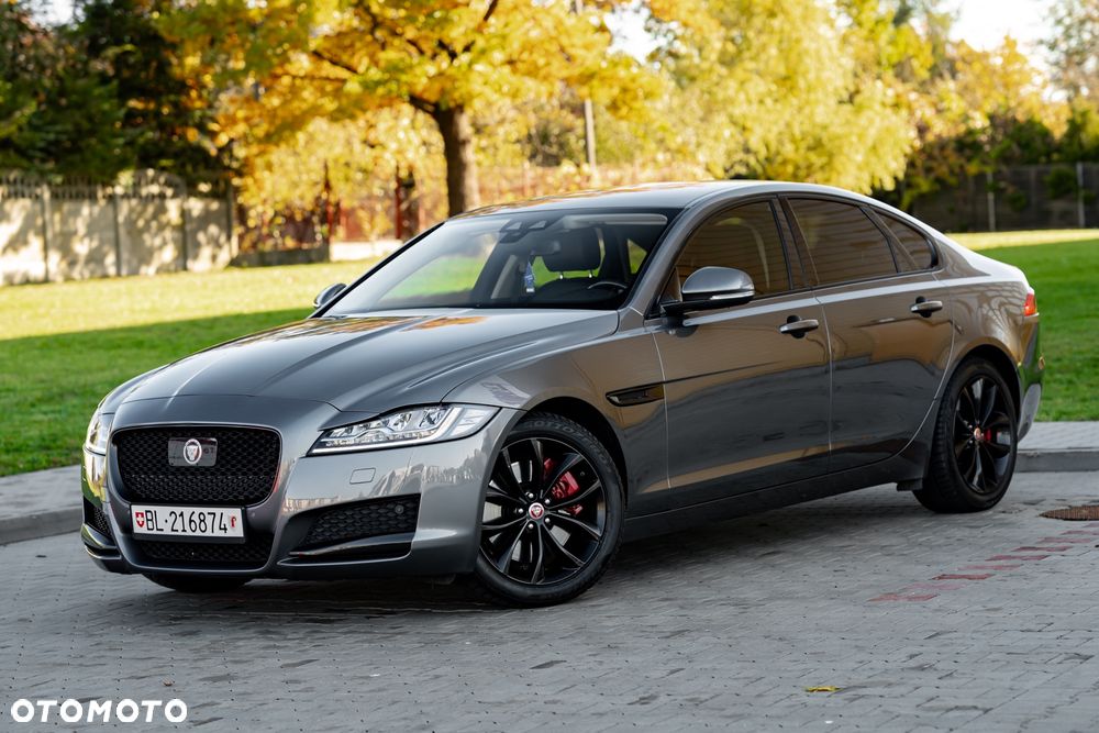 Jaguar XF 30d S - 6