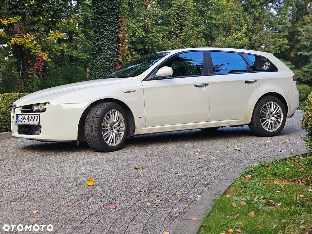 Alfa Romeo 159 2011 photo 5