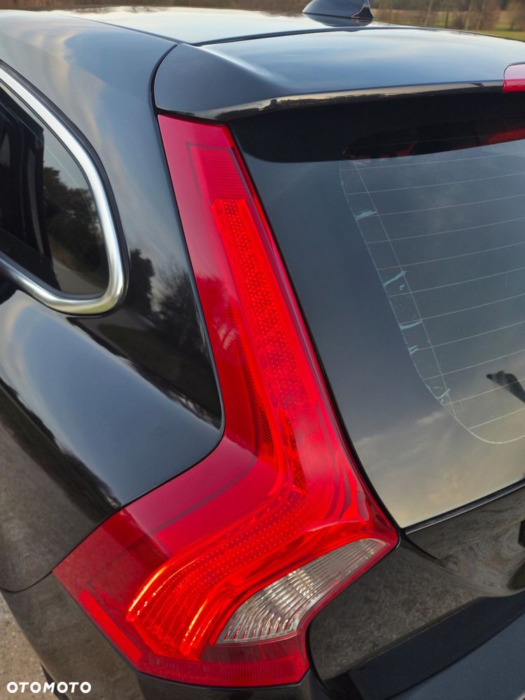 Volvo V60 D3 Geartronic Momentum - 24