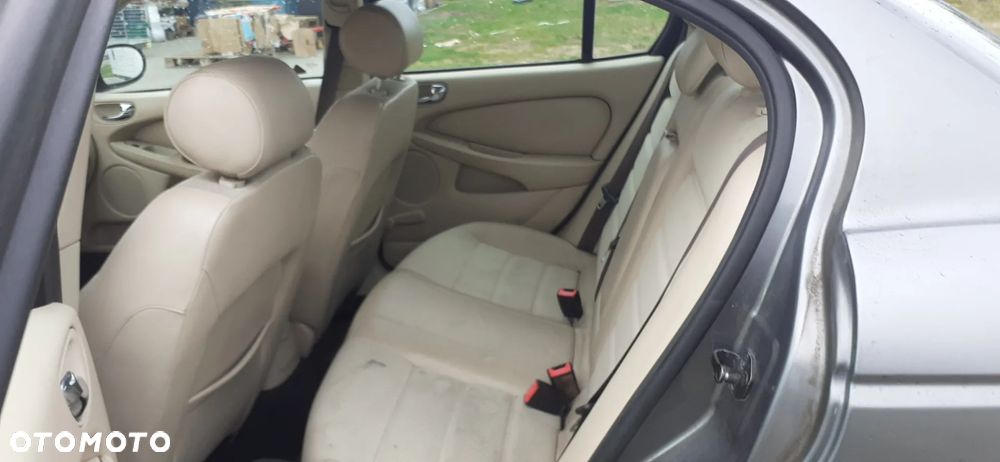 Jaguar X-Type 2.5 V6 4x4 - 9