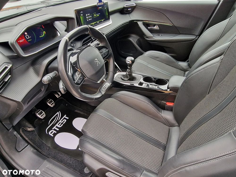 Peugeot 2008 - 8