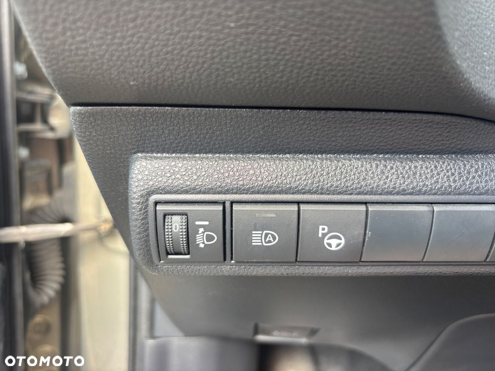 Toyota Corolla 2.0 Hybrid Comfort - 25