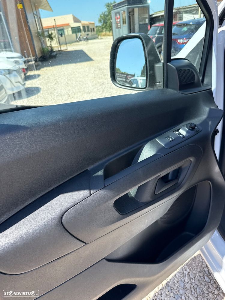 Toyota Proace City 1.5 D-4D 102cv L2 3 Lugares 2024 - 14
