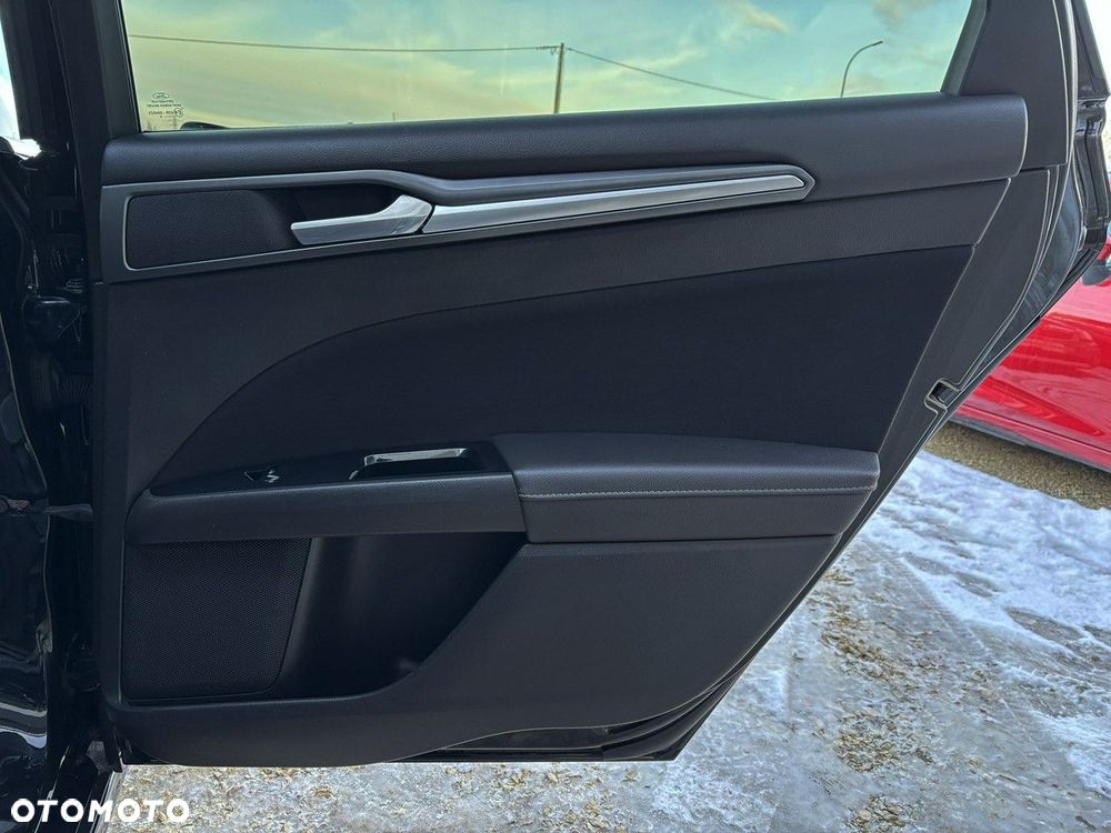 Ford Mondeo - 25