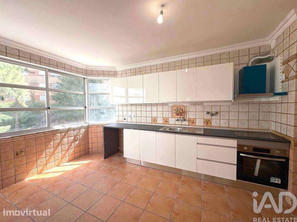 Apartamento T3 em Algueirão-Mem Martins de 90 m2 - Grande imagem: 2/22