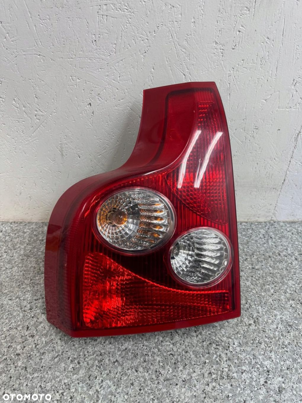 LAMPA LEWY TYŁ VOLVO XC90 2003-2007 - 3