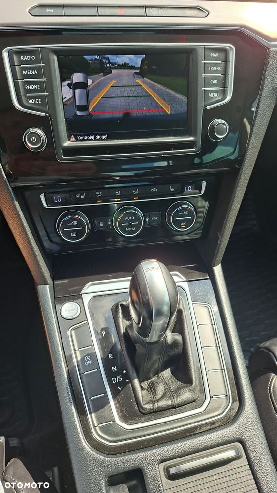 Volkswagen Passat - 15