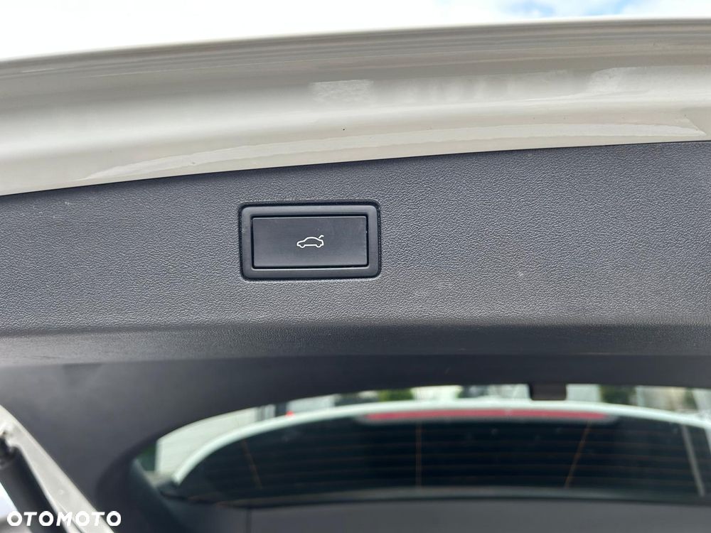 Volkswagen Tiguan 1.5 eHybrid PHEV 150kW Elegance DSG - 28