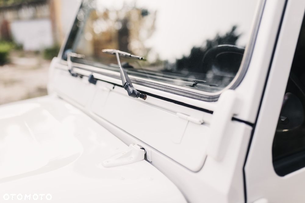 Land Rover Defender 2.5 TDI - 7