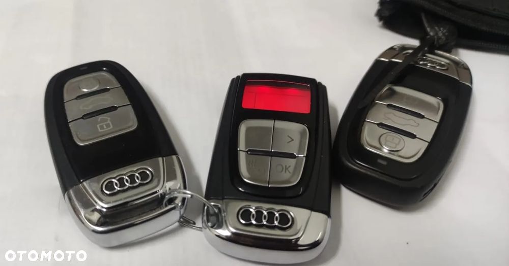 Audi A8 - 6