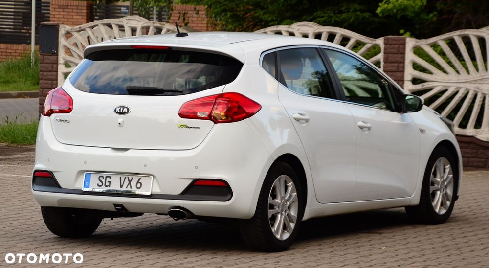 Kia Ceed - 11