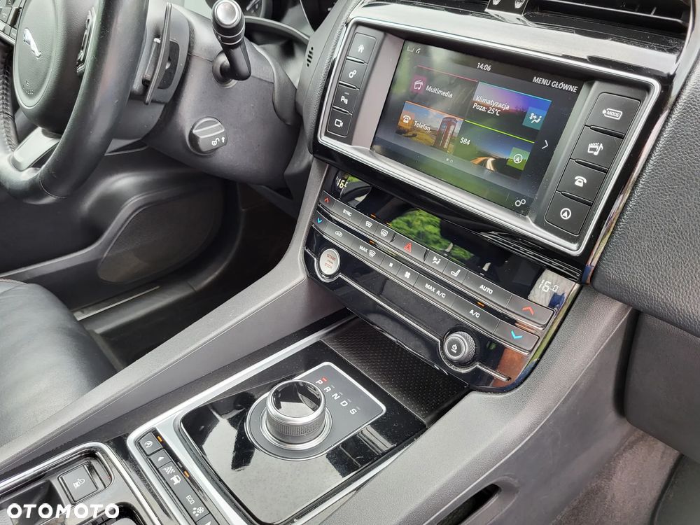 Jaguar F-Pace 2.0 i4D AWD Pure - 22